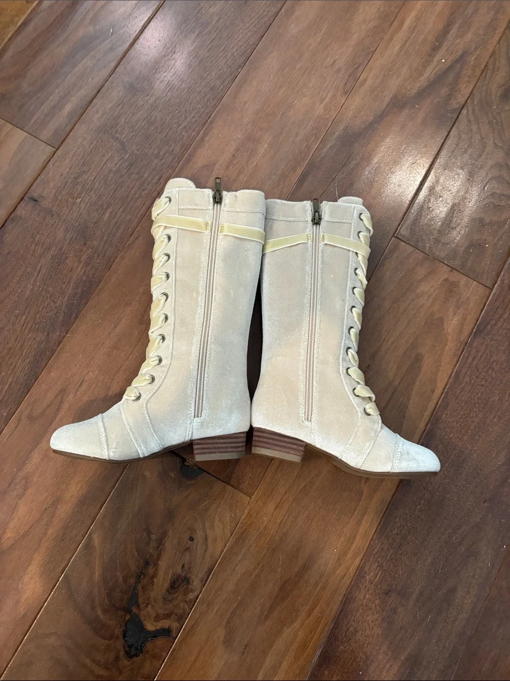 Joyfolie Little girls Cream Lace-Up Mid-Calf Boots with Bow Accent brand new